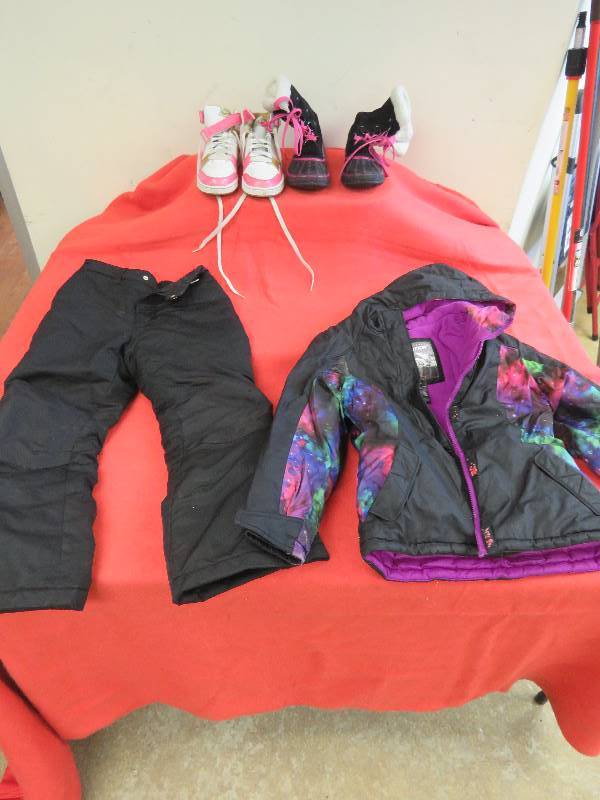 lot 503 image: Kids Winter Clothing