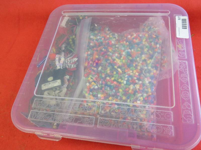 lot 517 image: Craft lot