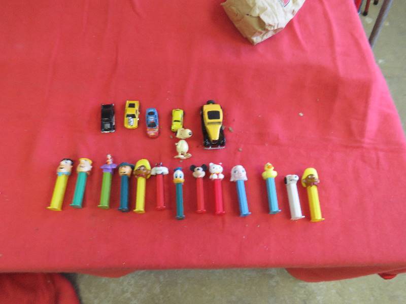 lot 536 image: Kids lot