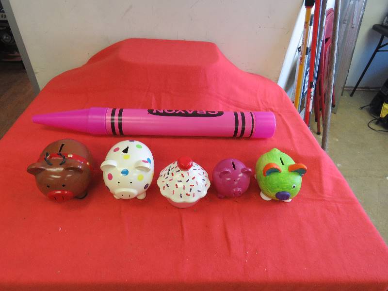 lot 537 image: Coin Banks