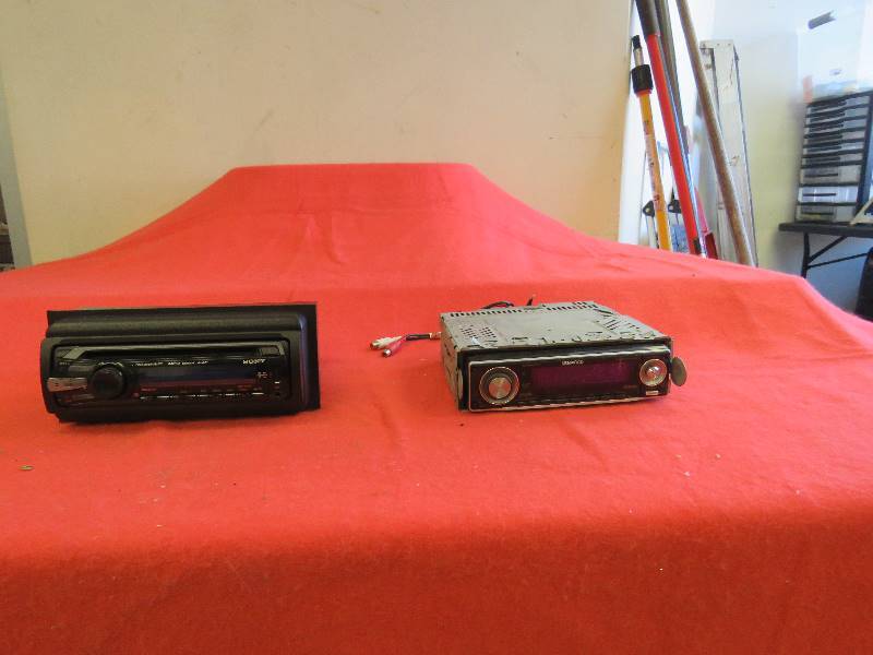 lot 540 image: Car Stereos