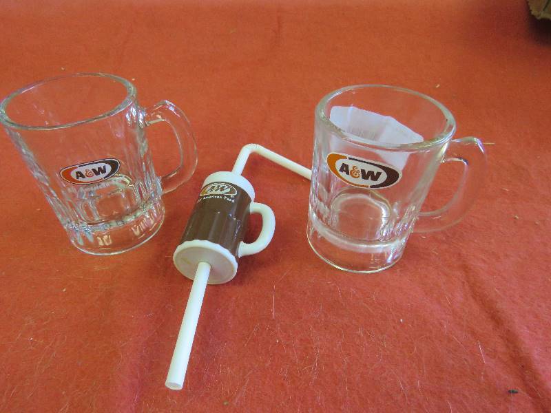lot 553 image: A&W mugs
