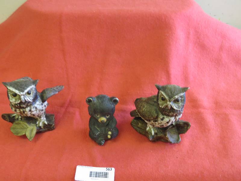 lot 563 image: Household Dcor