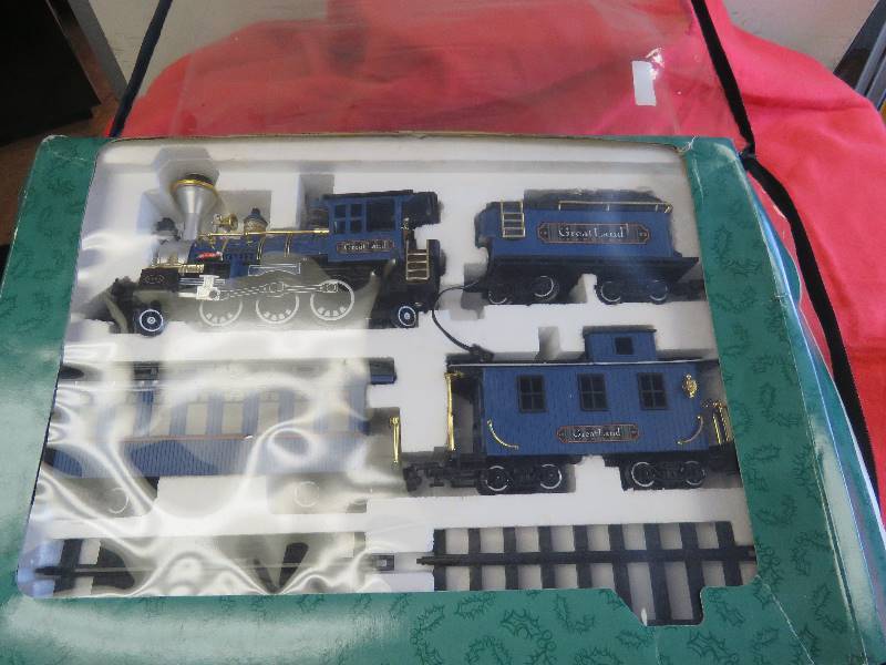 lot 569 image: Christmas Train