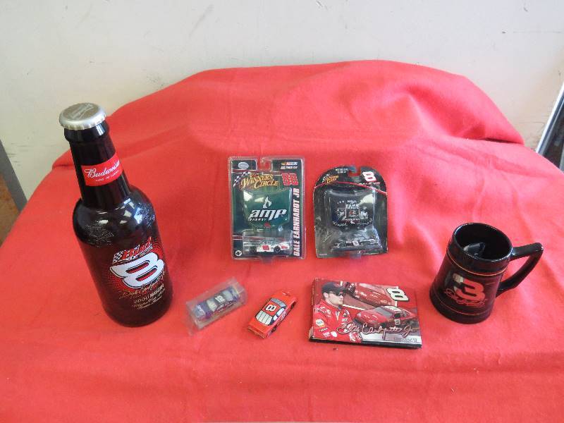 lot 576 image: Nascar lot