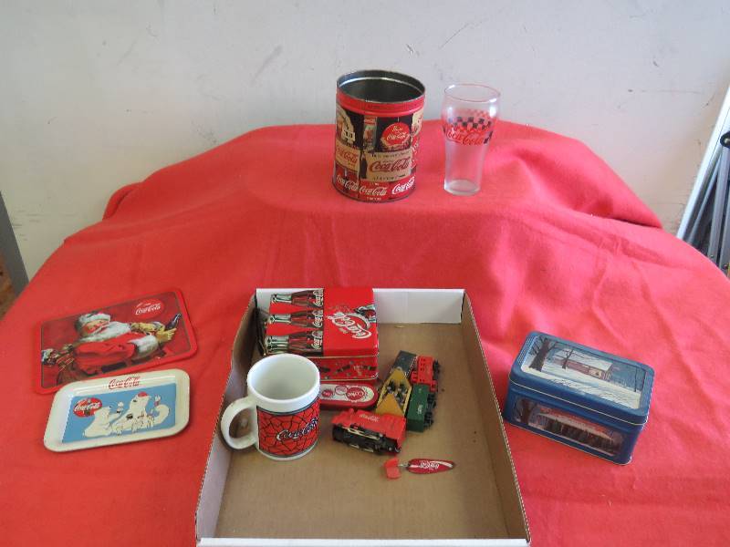 lot 582 image: Coca-Cola Collectibles