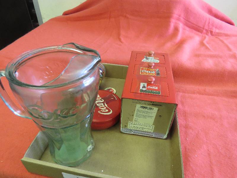 lot 595 image: Coca-Cola Collectibles