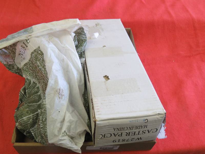 lot 608 image: Household lot