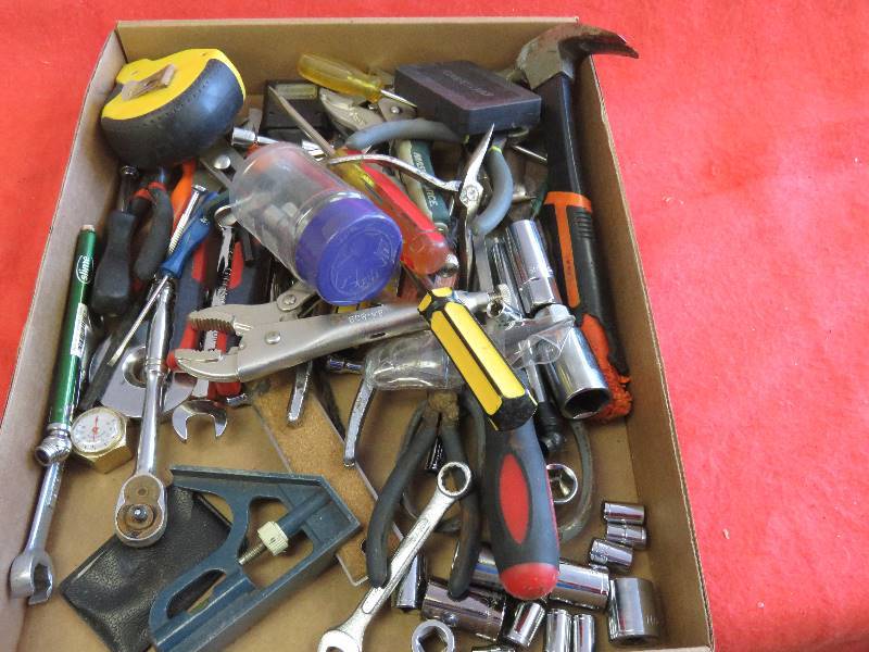 lot 609 image: Garage lot