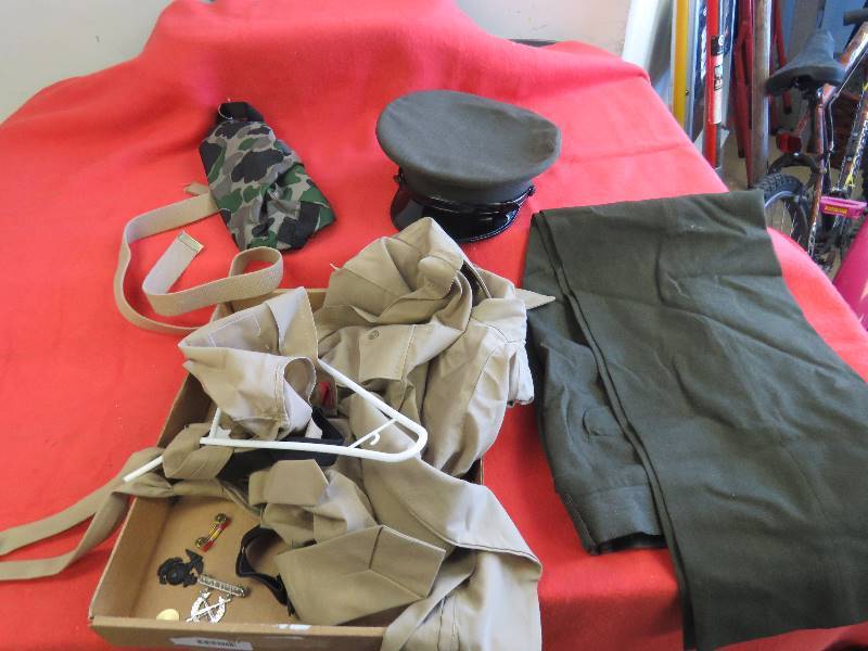 lot 627 image: Military