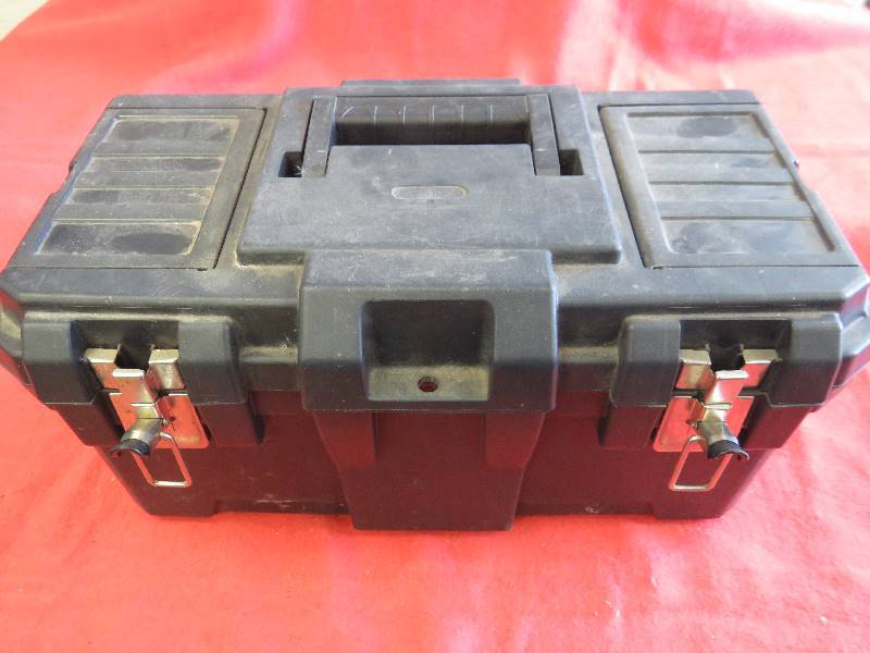 lot 630 image: Tool box
