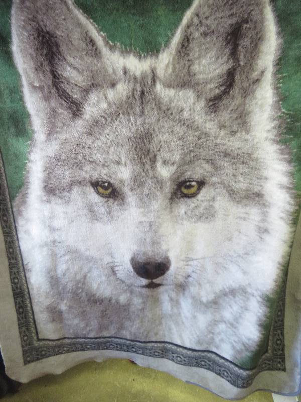lot 632 image: Wolf Blanket