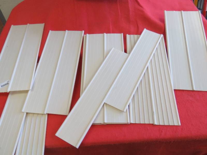 lot 638 image: Cushion Supports