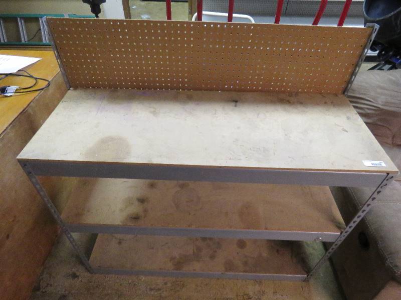 lot 674 image: Work Bench