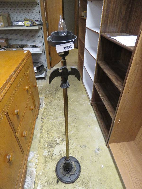 lot 676 image: Antique Lamp