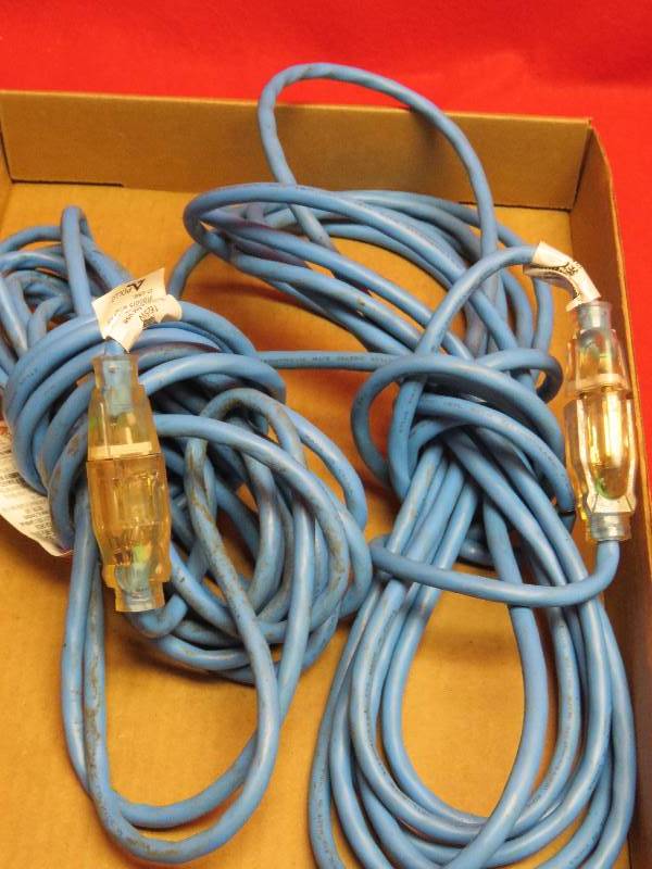 lot 584 image: Extension Cords