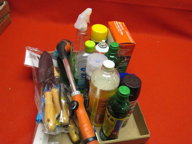 lot 685 image: Garage Chemicals