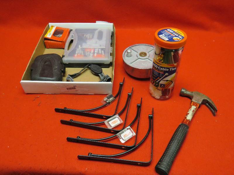 lot 686 image: Garage lot