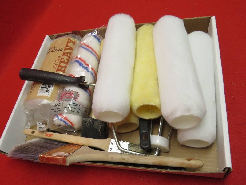 lot 688 image: Painting supplies