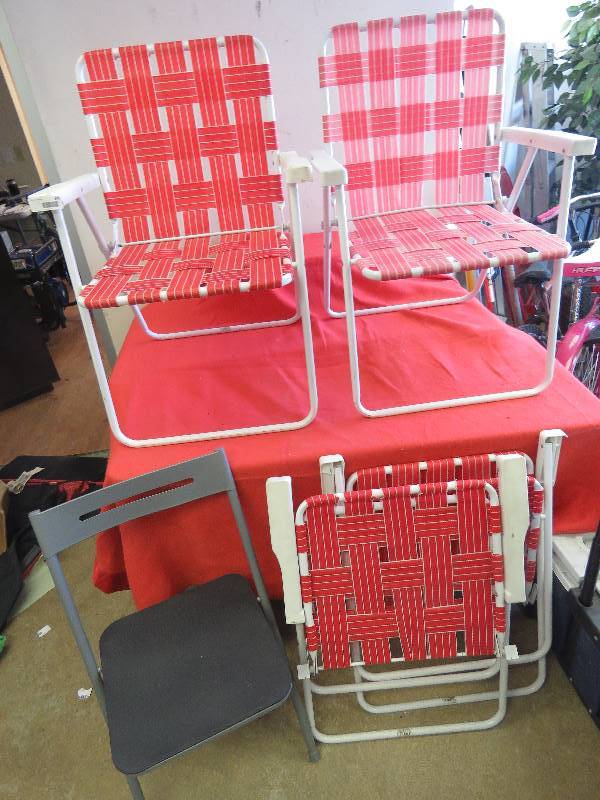 lot 646 image: Patio Chairs
