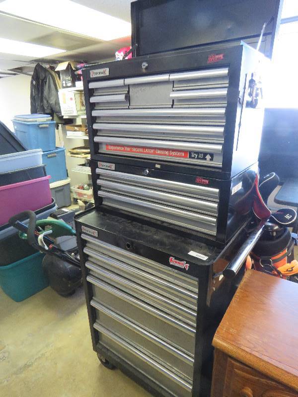 lot 649 image: Three Tier Tool Box