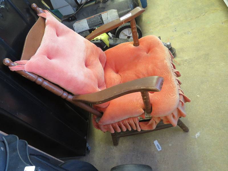 lot 655 image: Vintage Childs Rocker