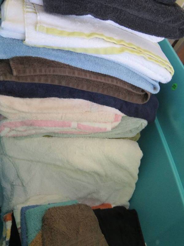 lot 661 image: Linen lot