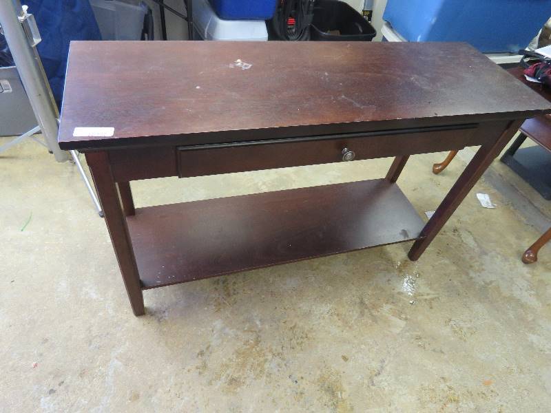 lot 662 image: Sofa Table