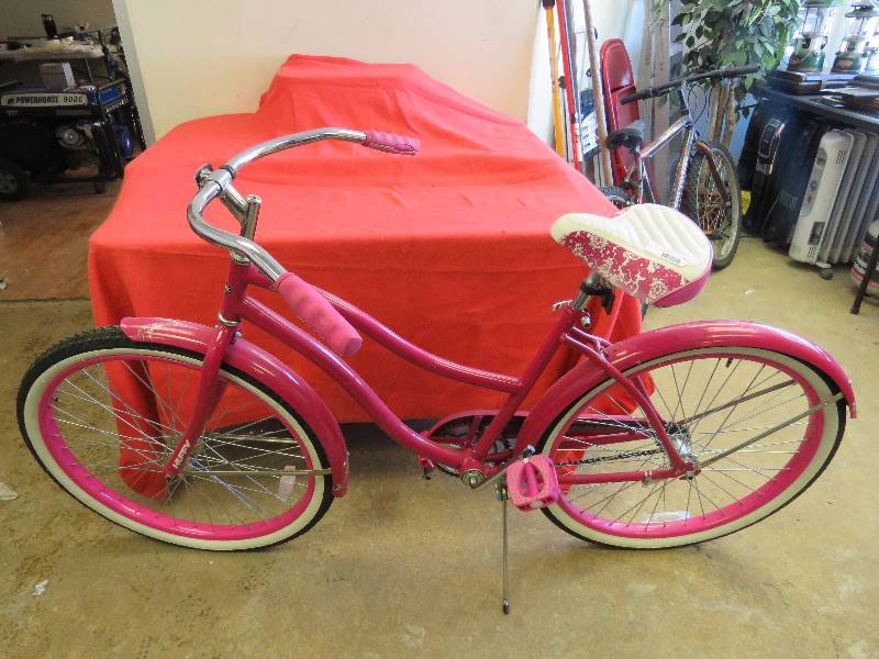 lot 667 image: Huffy Bike