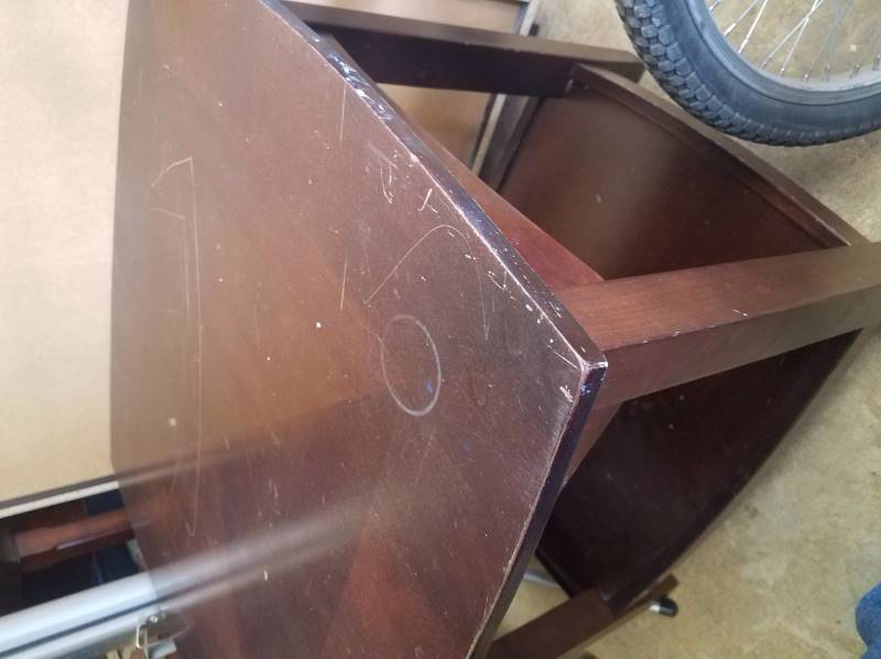 lot 664 image: End Table