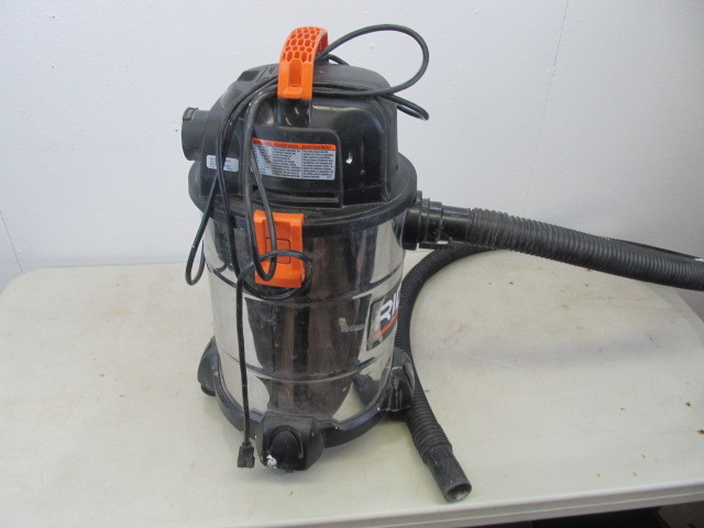 lot 34 image: Working RIDGID WetDry Vacuum