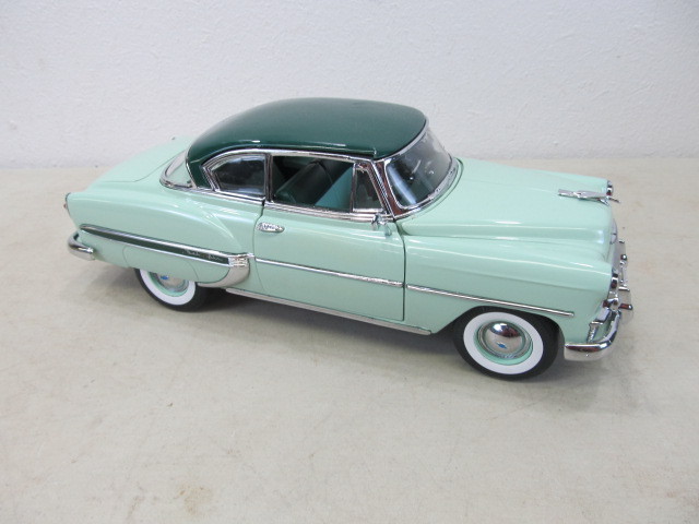 lot 61 image: Diecast SUN STAR 118 Scale 1953 Bel Air