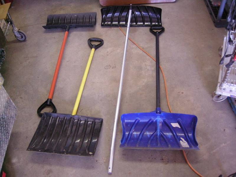 Snow Shovels & Roof Rake