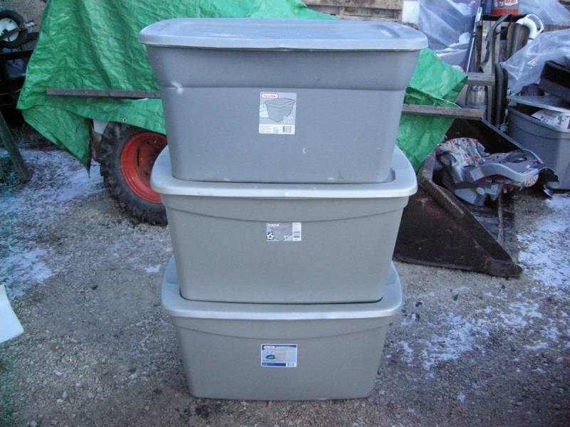 3 Sterlite 30 gallon totes