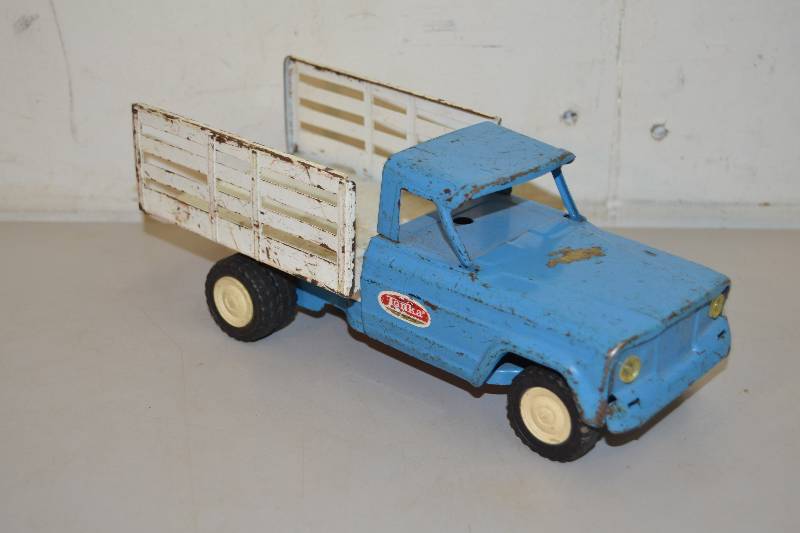 lot 127 image: Vintage Tonka Truck