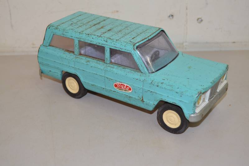 lot 128 image: Vintage Tonka Car