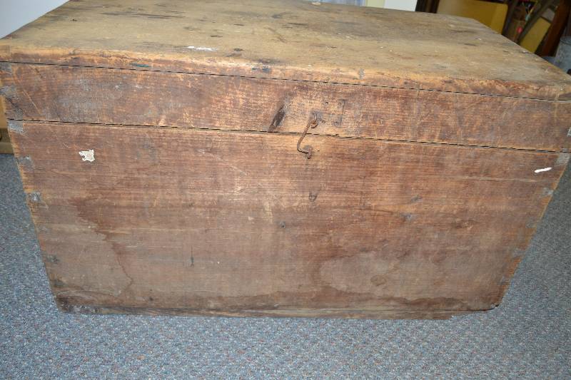 lot 151 image: Trunk