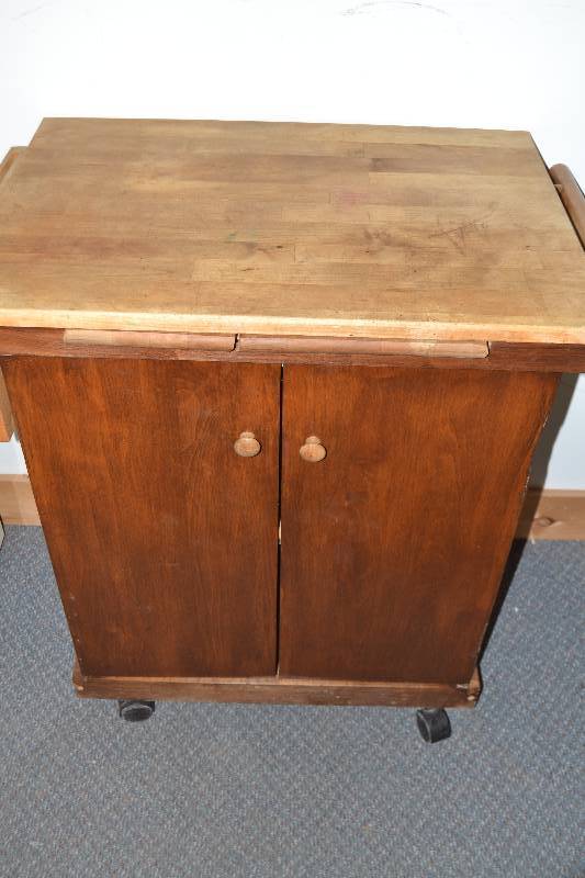 lot 153 image: Rolling Cart