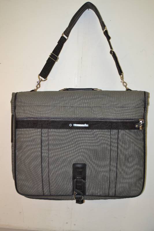 lot 158 image: Samsonite Silhouette Suit Carrier