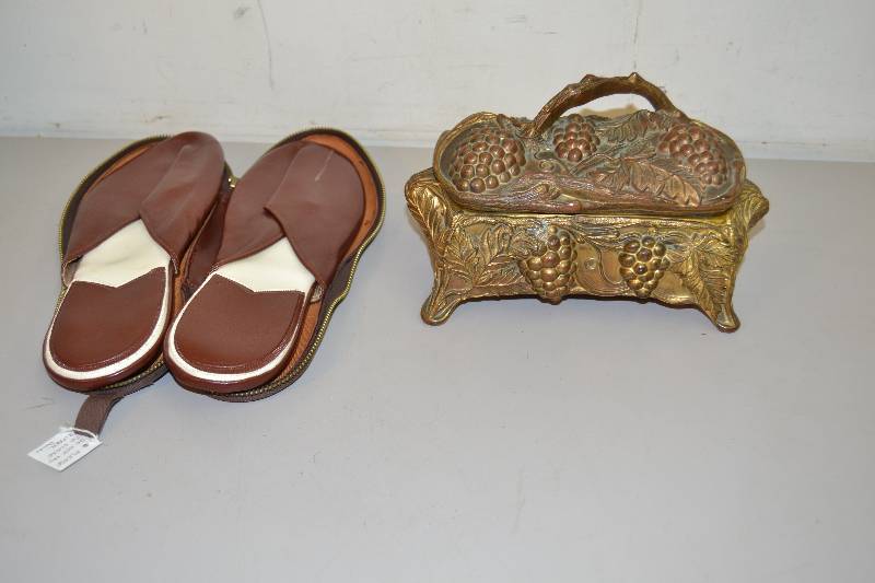lot 2 image: Coon Jewelry Coffin, Vintage Travel Slippers