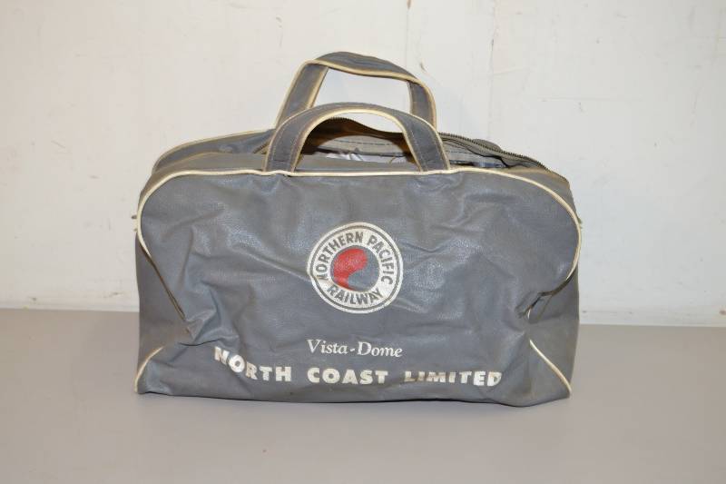 lot 19 image: North Pacific Vintage Duffle