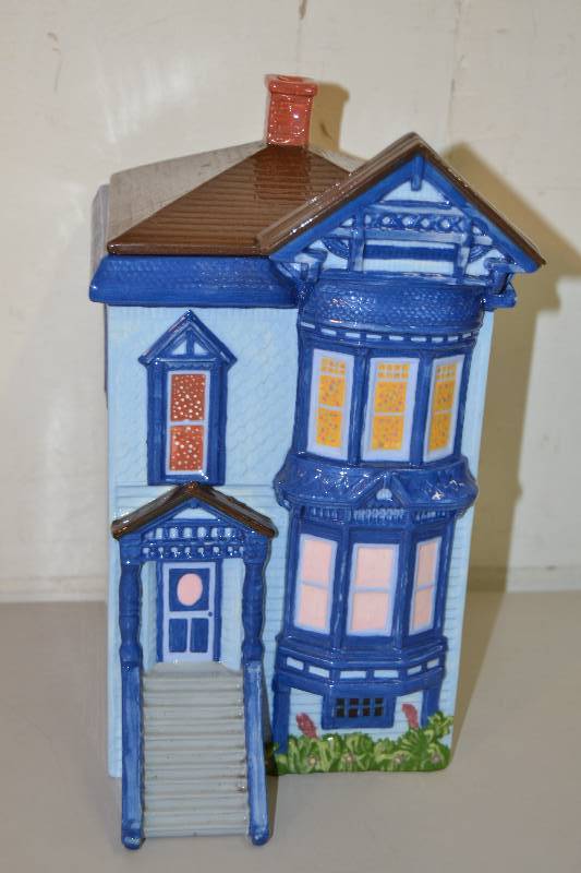 lot 25 image: Cookie Jar
