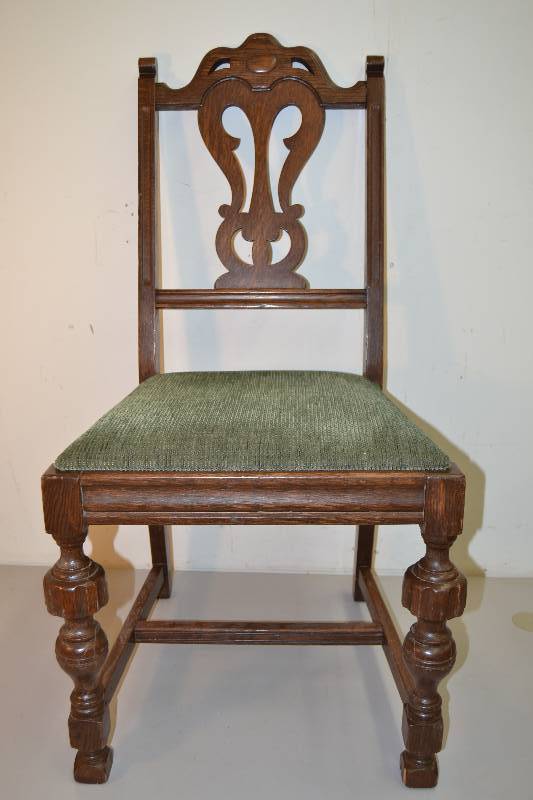 lot 29 image: Vintage Chair
