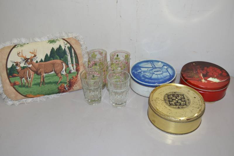 lot 33 image: VIntage Tins, Deer Decor, Glasses