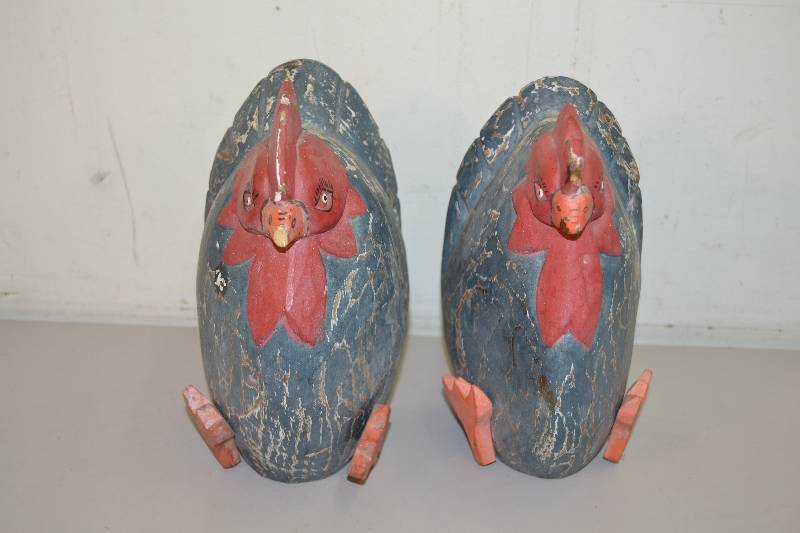 lot 34 image: Christmas Point Book ends