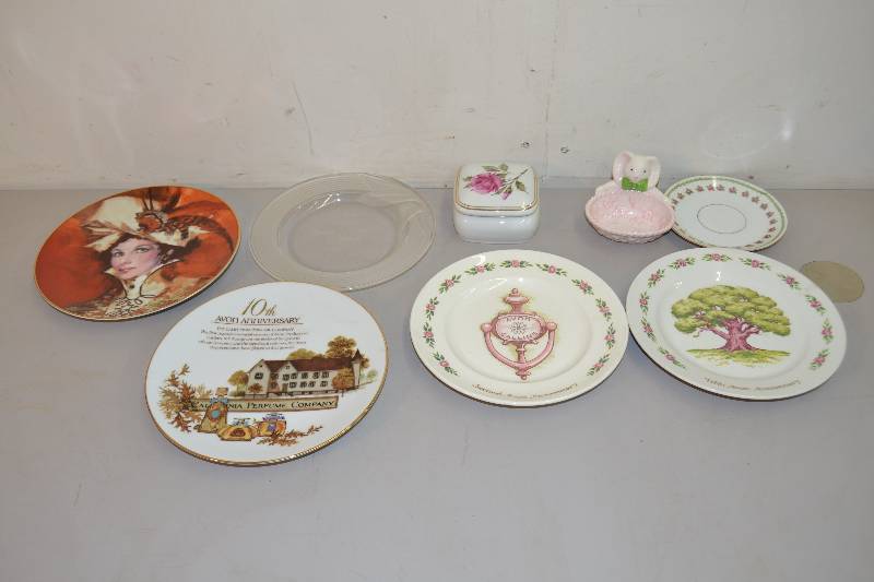 lot 75 image: Avon Plates