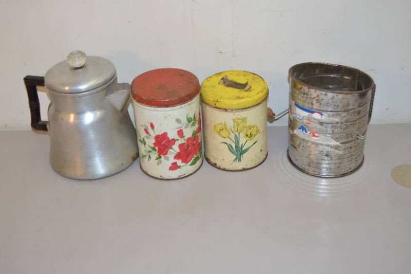 lot 84 image: Vintage Kitchen