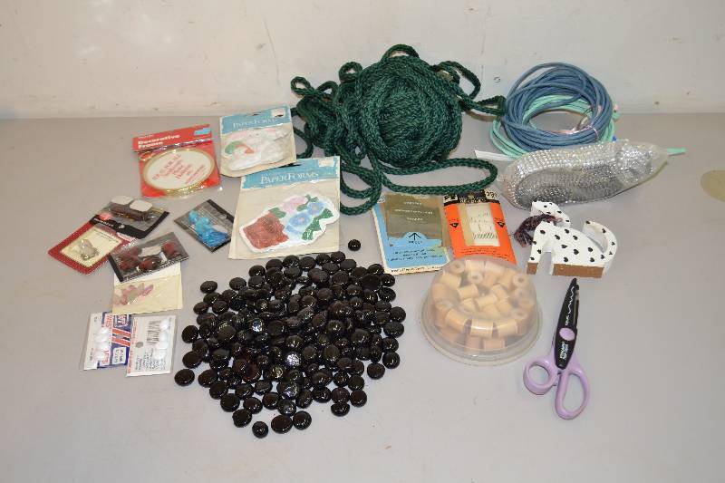 lot 85 image: Crafting