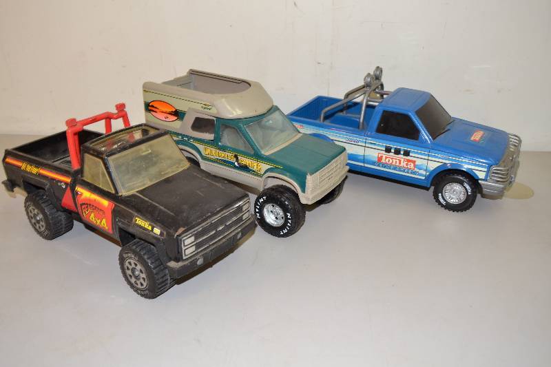 lot 122 image: Tonka Trucks