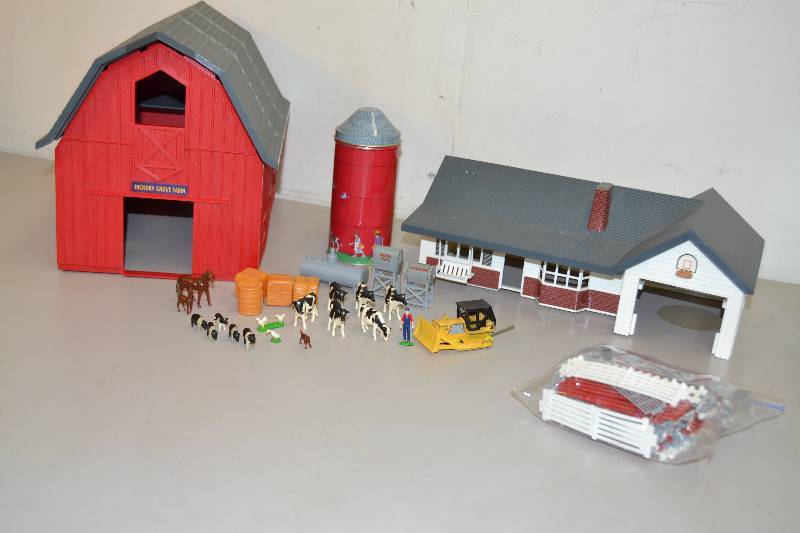 lot 123 image: Toy Farm Scene